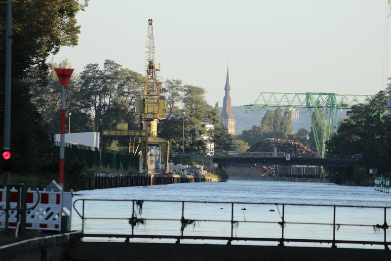 Blick von der Schleuse zum Hafen.jpg
