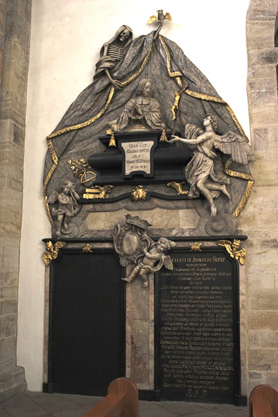 Dom-Relief-Tafel.JPG
